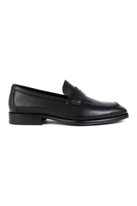 black-casual-loafers-for-men