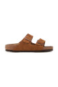 daim-mink-coupe-etroite-sandales