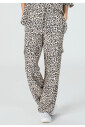 pantalon-femme-style-cargo-a-imprime-leopard