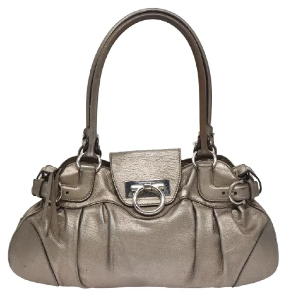 Salvatore Ferragamo Pre-owned Leather shoulder-bags Gray Dames