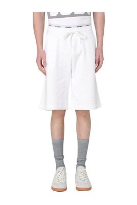 svarta-casual-shorts-bekvam-snygg