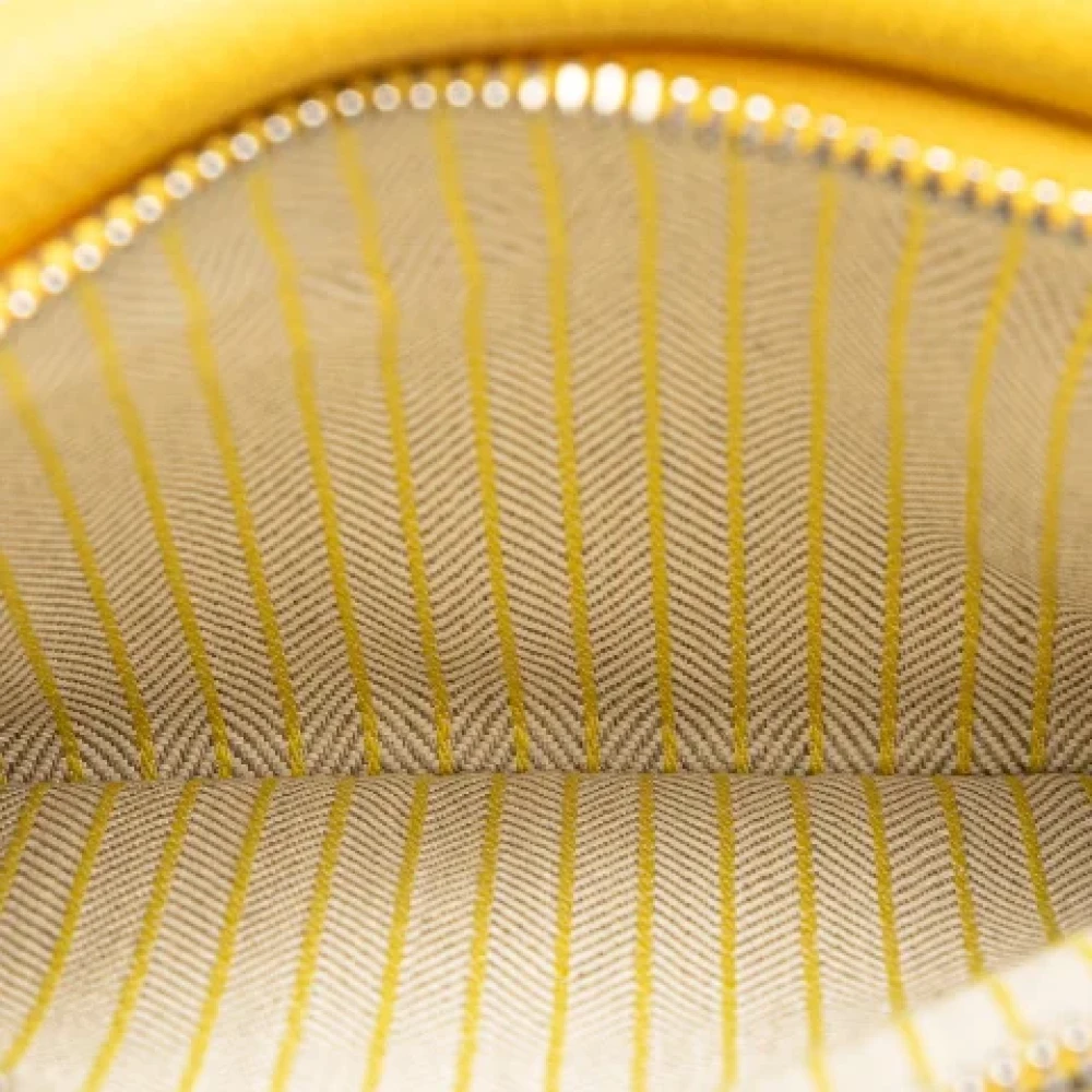 Loewe Pre-owned Leather shoulder-bags Yellow Dames
