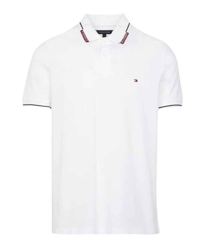 polo-avec-placement-de-col