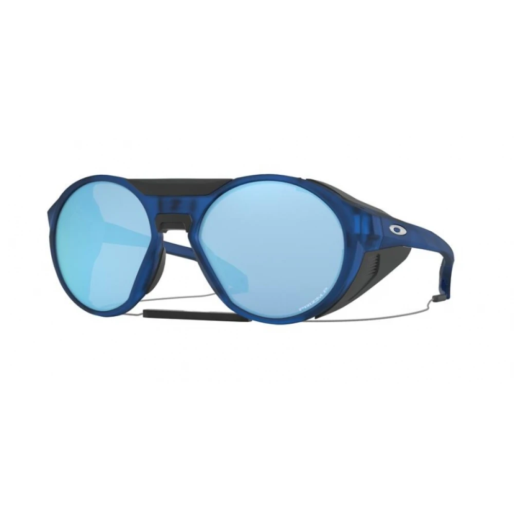 Oakley Men's Blue Stylish Sunglasses For Sunny Days