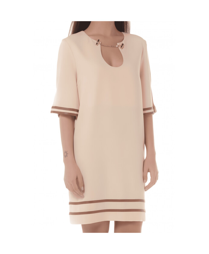 robe-courte-en-crepe-avec-chaine-en-metal