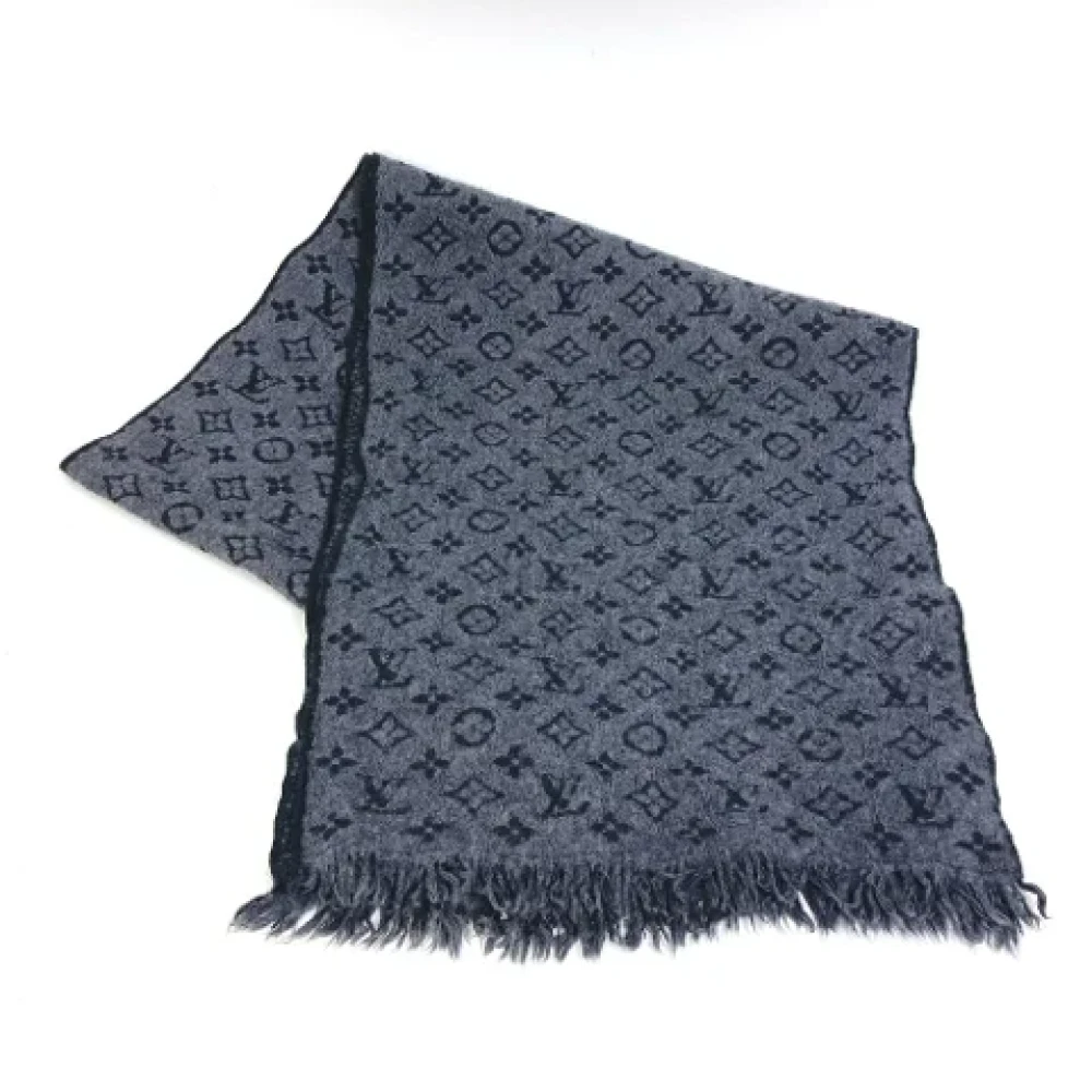 Louis Vuitton Vintage Pre-owned Wool scarves Gray Heren