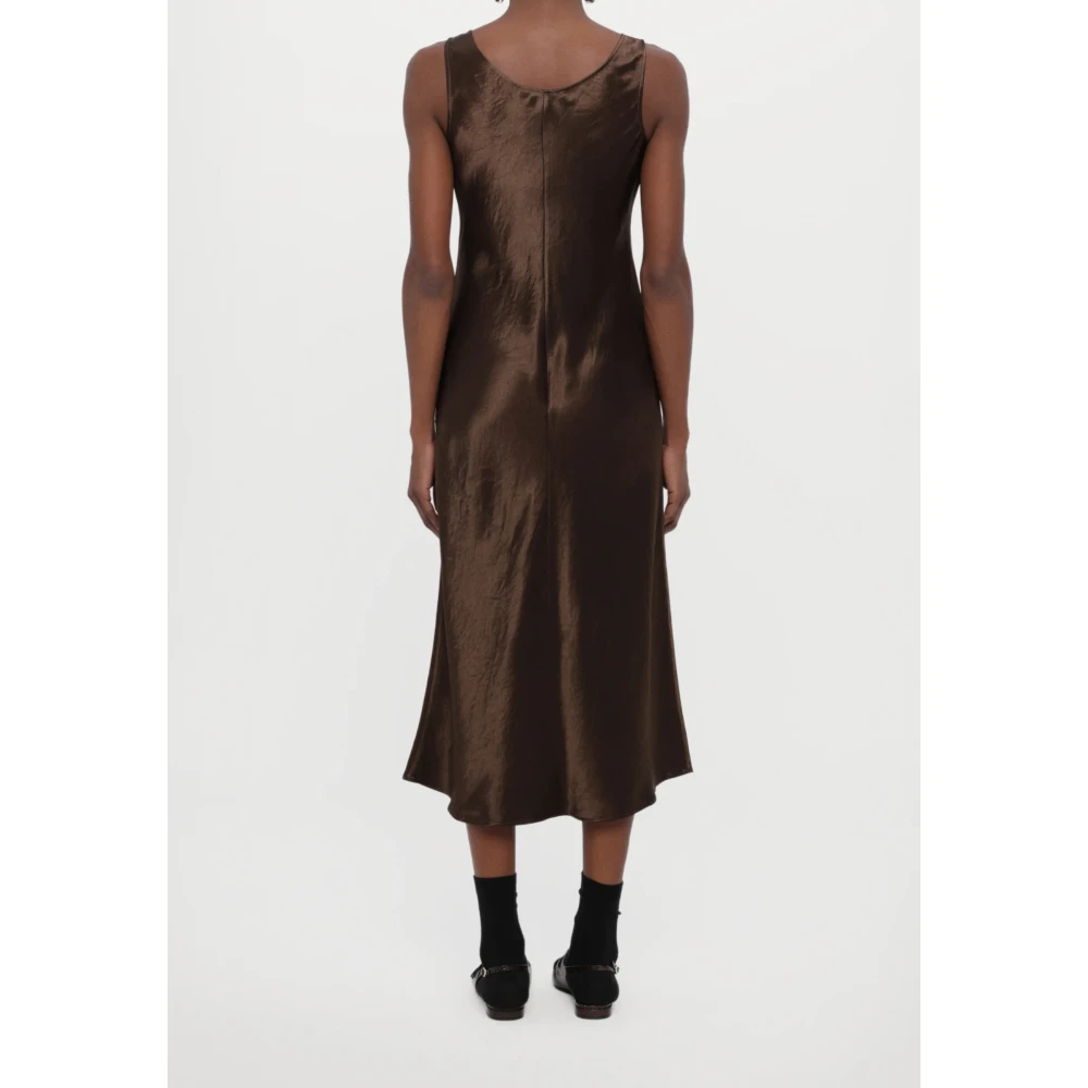 Max Mara Bruine Satijnen Lange Jurk met Wijde Halslijn Brown Dames