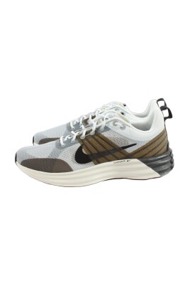 white-gold-sneakers-lunar-roam