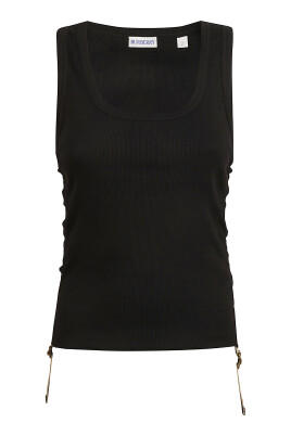 haut-noir-dans-le-style-jerseywear