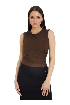 top-sans-manches-marron-coupe-droite