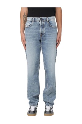 classic-blue-straight-jeans