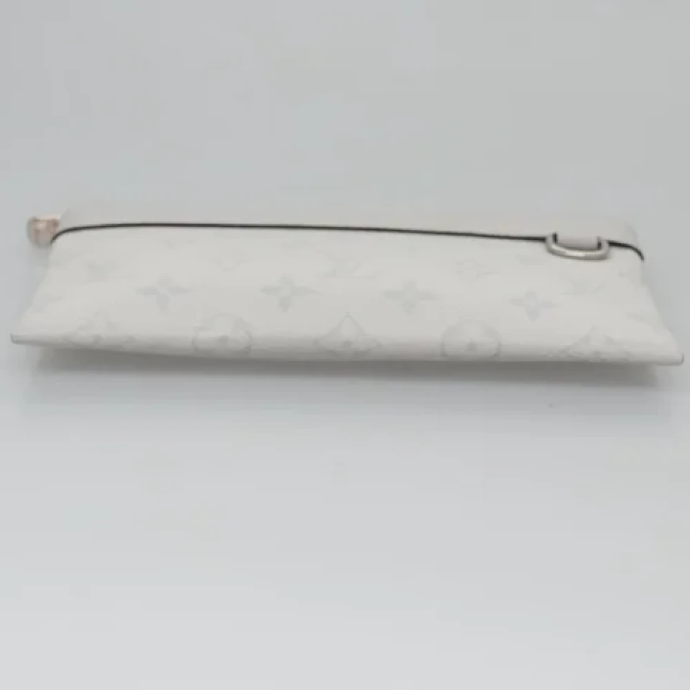 Louis Vuitton Vintage Pre-owned Leather clutches Gray Dames