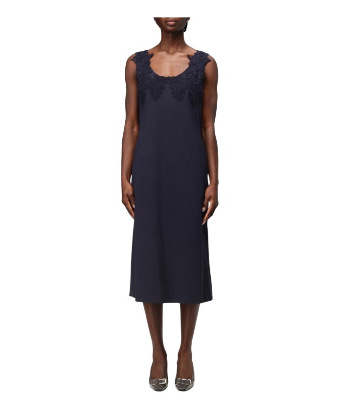robe-midi-en-dentelle-bleue