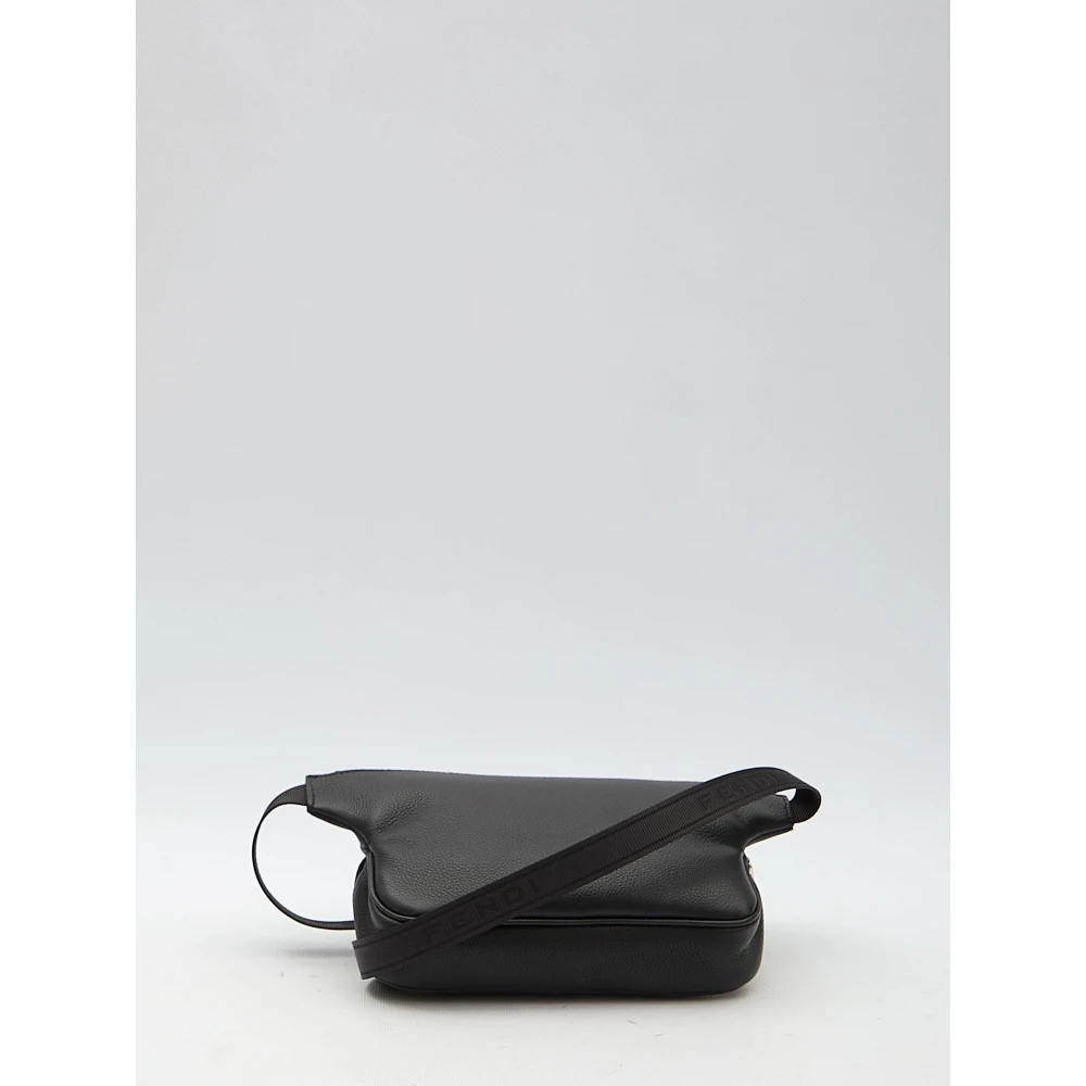 Fendi Zwarte heuptas van generfd leer met reliëflogo Black Heren