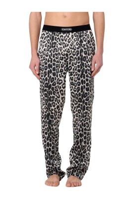 luxury-silk-pajamas-with-leopard-print