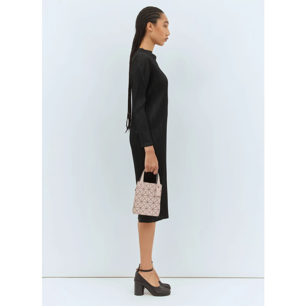Issey Miyake Geplooide hoge hals midi jurk Black Dames