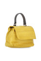 sac-a-main-jaune-en-cuir-avec-poignee