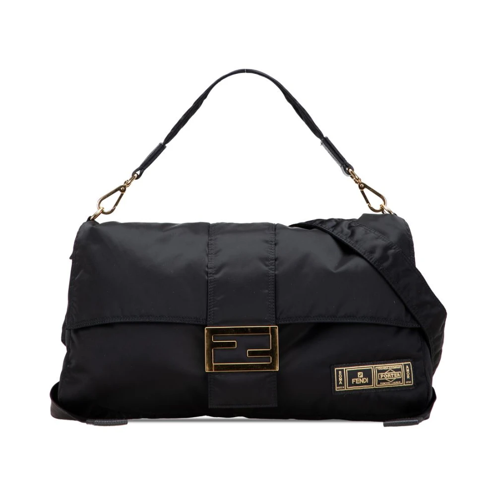 Fendi Vintage Women's Black Pre-Owned Stylish Shoulder Bag With Adjustable Strap And Metal Detailing