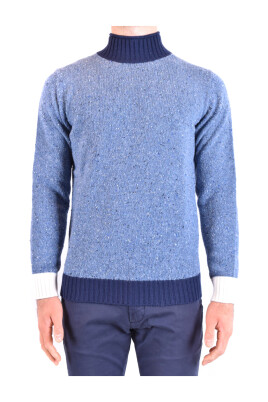 stylish-dolcevita-sweater