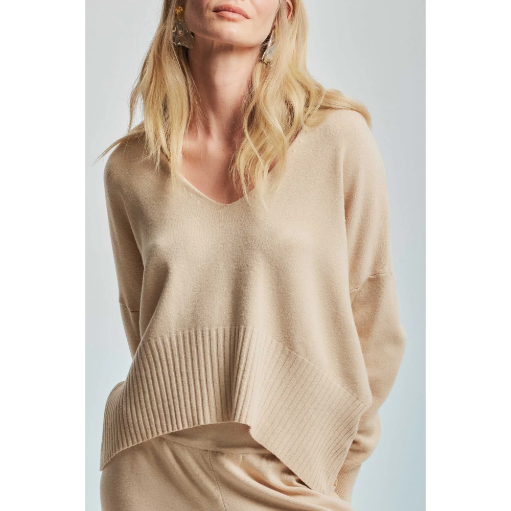 Kocca Jumper met subtiele drapering Beige Dames