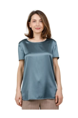 T-shirt med korta ärmar och rund hals i tvättad stretch-sidenatlas