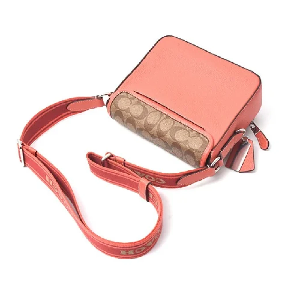 Coach Pre-owned Canvas shoulder-bags Pink Dames