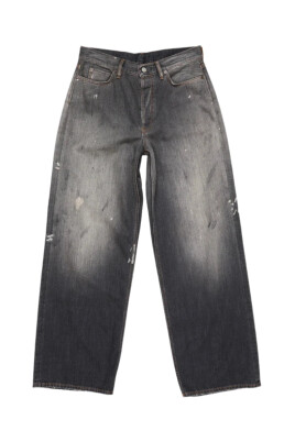 wide-leg-denim-pants-with-paint-splatter