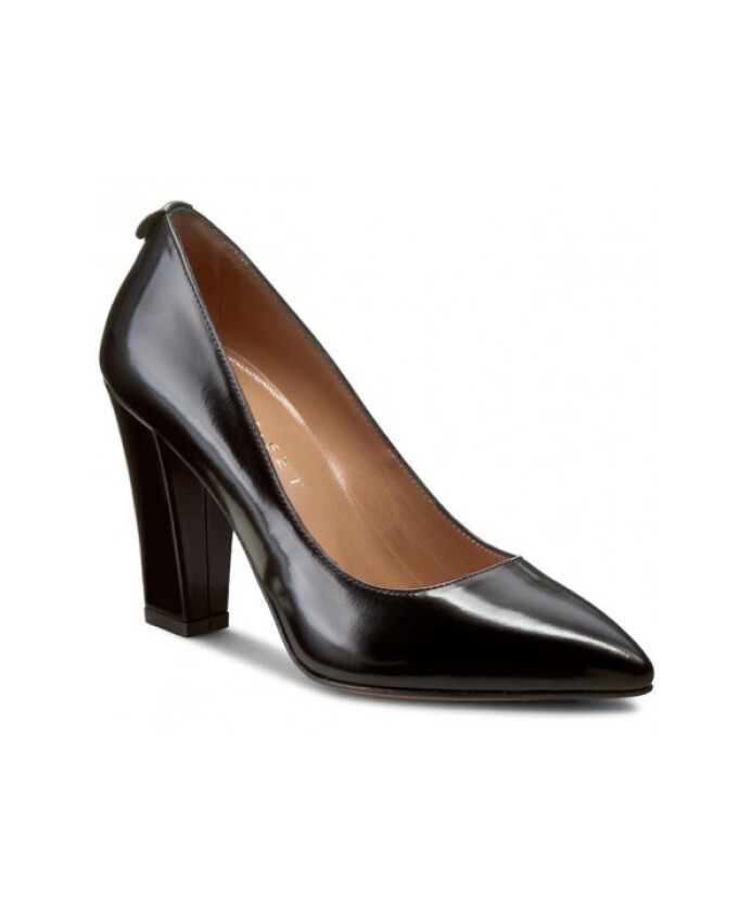 escarpins-pointus-en-cuir-noir