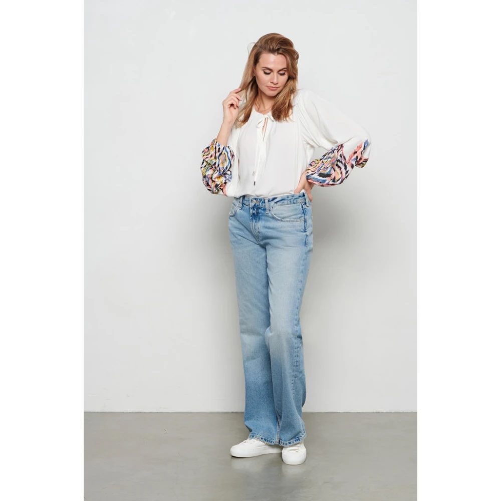 &Co Woman Bloes met lange mouwen en V-hals White Dames
