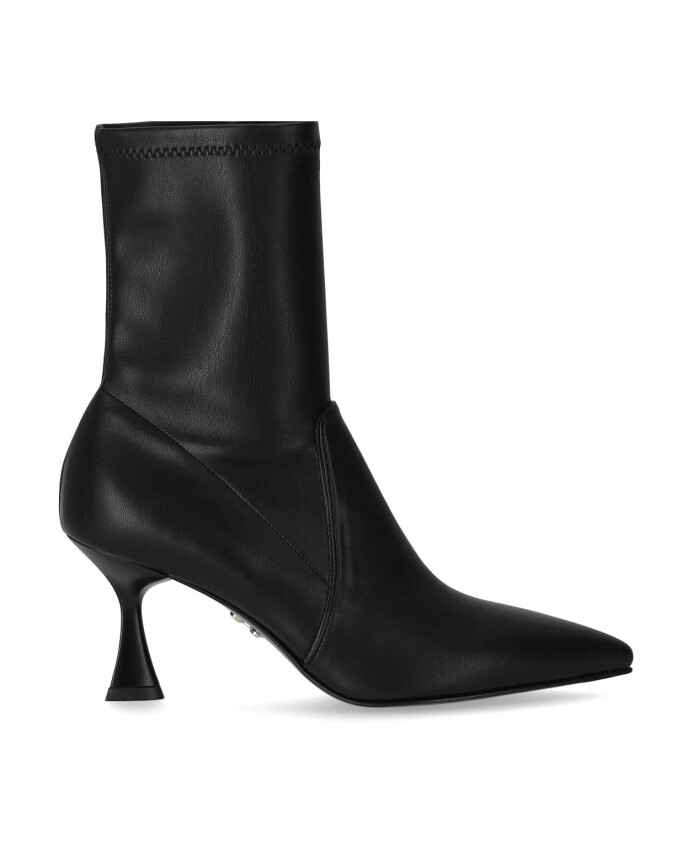 bottine-noire-en-cuir-a-talon-janet