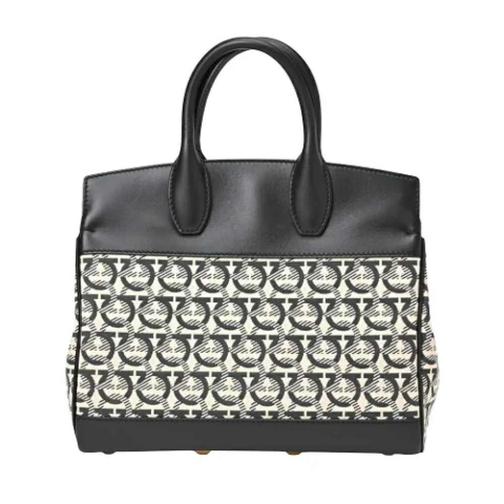 Salvatore Ferragamo Pre-owned Leather handbags Black Dames