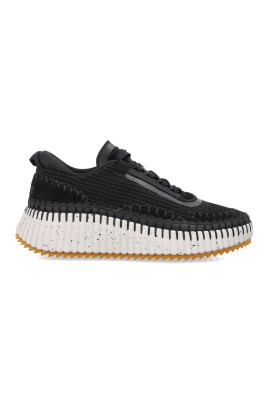 baskets-noires-en-maille-a-lacets
