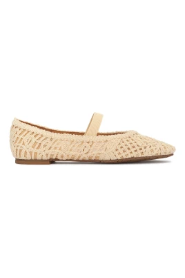 Kazar Beige pumps tillverkade av vävt tyg med ett genombrutet mönster