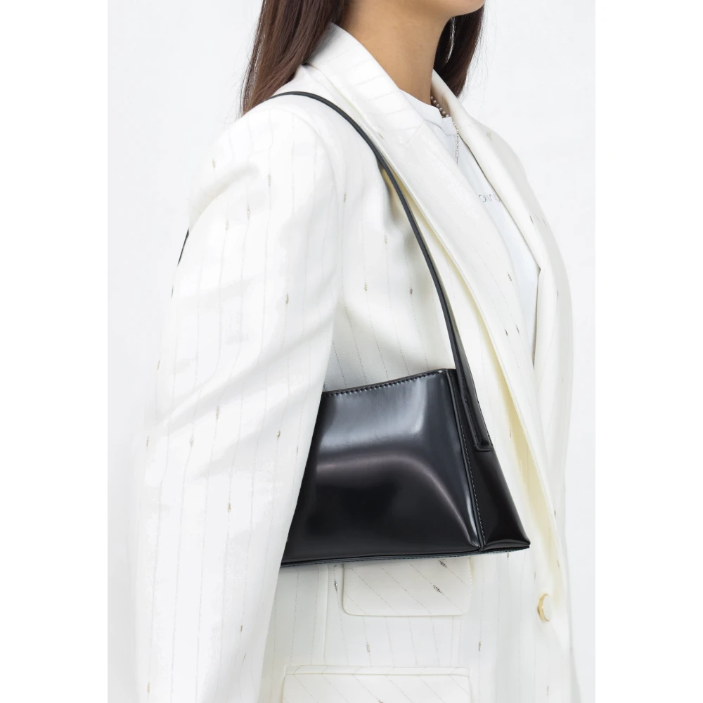 Calvin Klein Zwarte schoudertas Eenvoudig en essentieel Black Dames