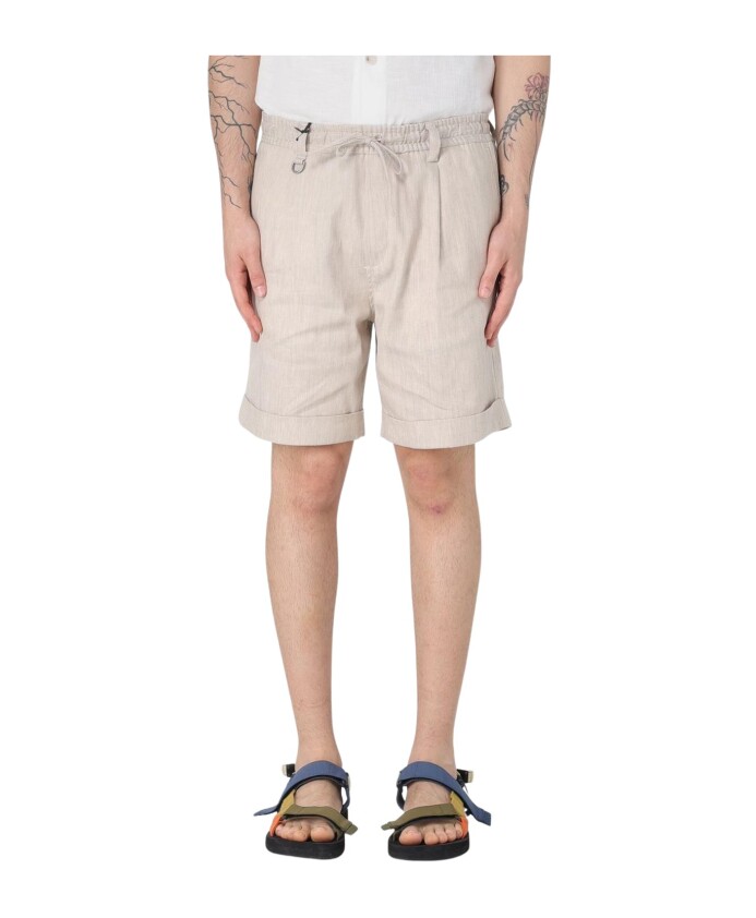 shorts-decontractes-jaune-creme-elegants