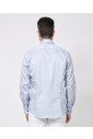 chemise-bleue-decontractee-a-manches-longues