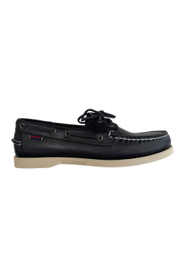 leather-boat-shoes-with-laces