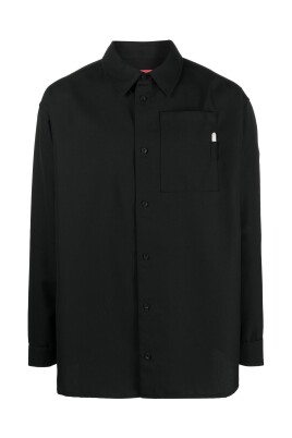 zwarte-getailleerde-knoopshirt