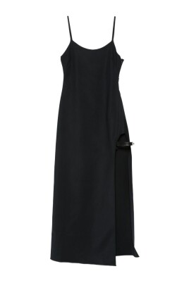 robe-elegante-noire-aw25