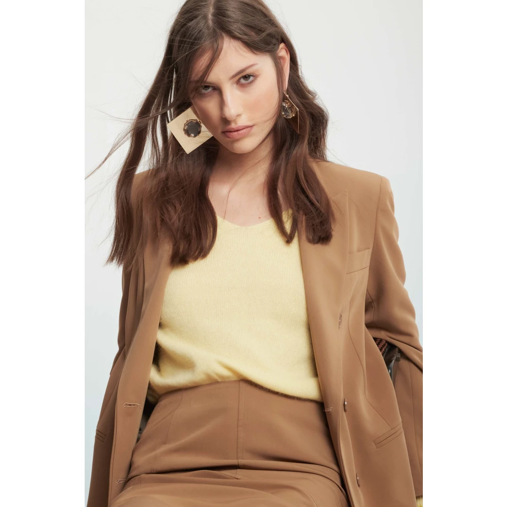 Kocca Elegant Double-Breasted Jacket with Welt Pockets Beige Dames