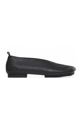 black-flat-shoes-elegant-style