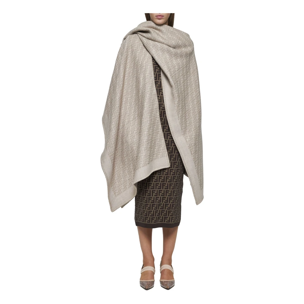 Fendi Beige Jacquard Wol Asymmetrische Poncho Beige Dames