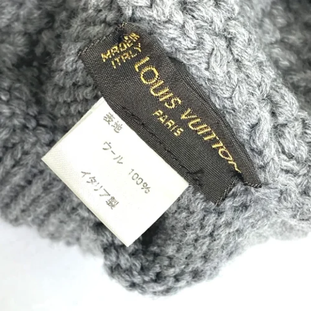 Louis Vuitton Vintage Pre-owned Wool hats Gray Dames