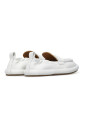 chaussures-plates-blanches-style-intemporel