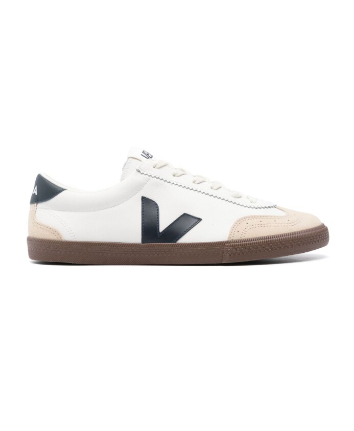 sneakers-en-cuir-blanc-design-elegant