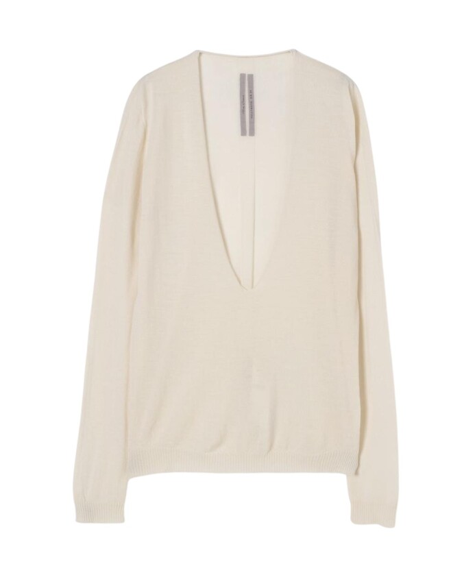 gilet-beige-en-soie-a-col-en-v