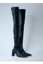 bottes-montantes-a-bout-allonge