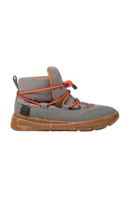 hightop-sneaker-outsole-for-kids