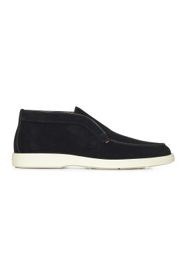 black-ankle-boots-with-apron-stitching