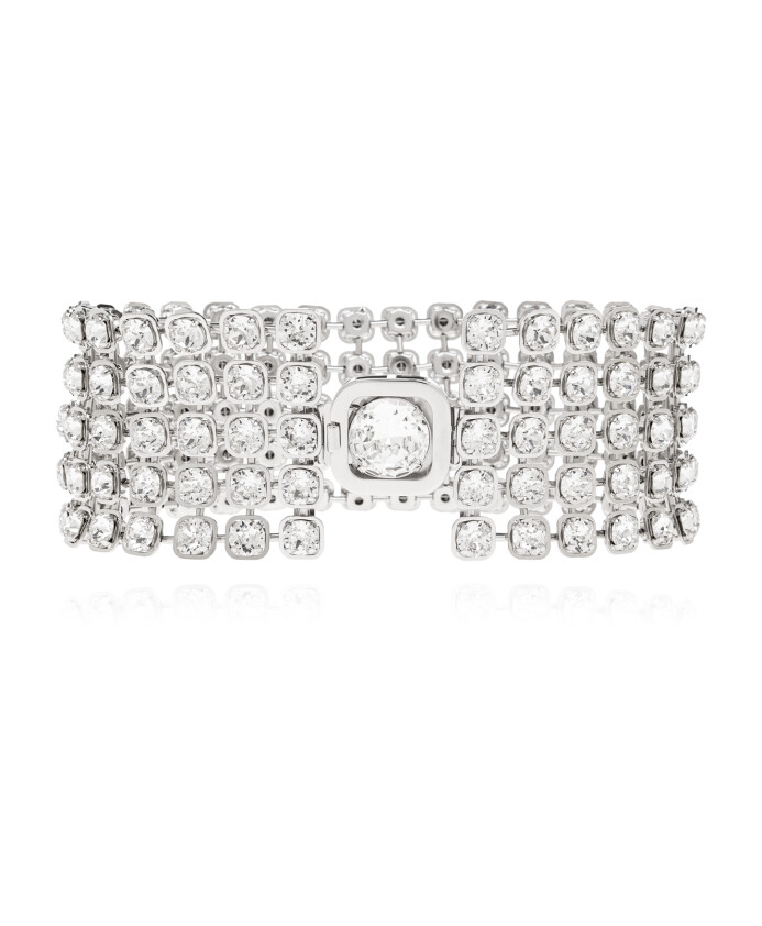 choker-met-glinsterende-kristallen